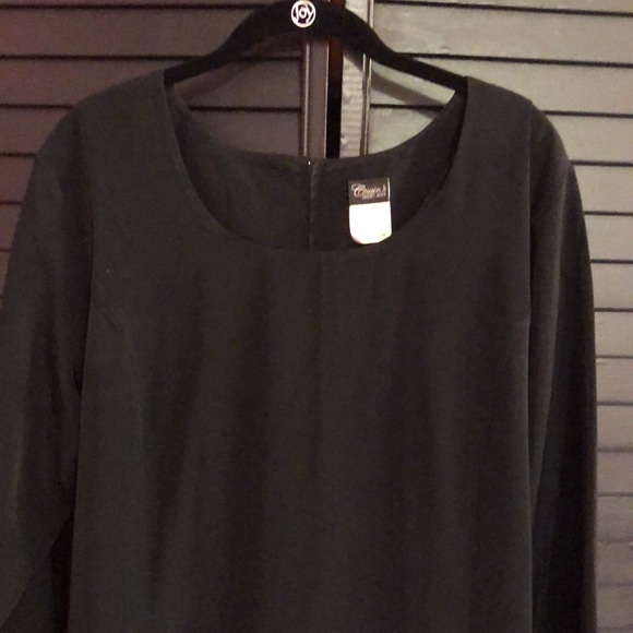 Gown - Picture 2 of 4